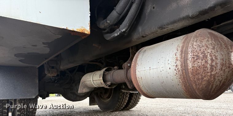 image for item EG1444 2012 International 4400  utility / service truck