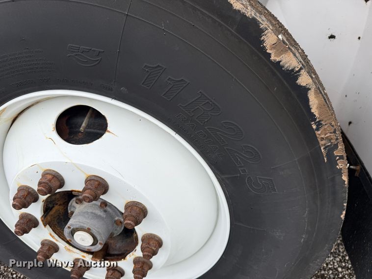 image for item EG1444 2012 International 4400  utility / service truck