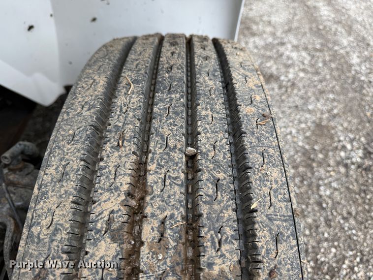 image for item EG1444 2012 International 4400  utility / service truck