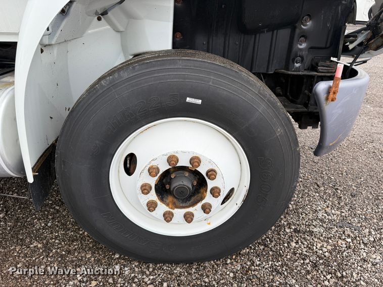 image for item EG1444 2012 International 4400  utility / service truck