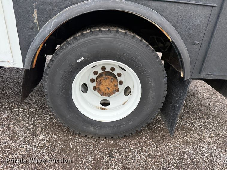 image for item EG1444 2012 International 4400  utility / service truck