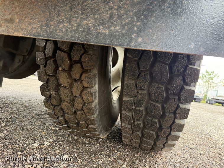 image for item EG1444 2012 International 4400  utility / service truck