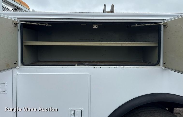 image for item EG5886 2009 Ford F750 Super Duty Crew Cab utility / service truck