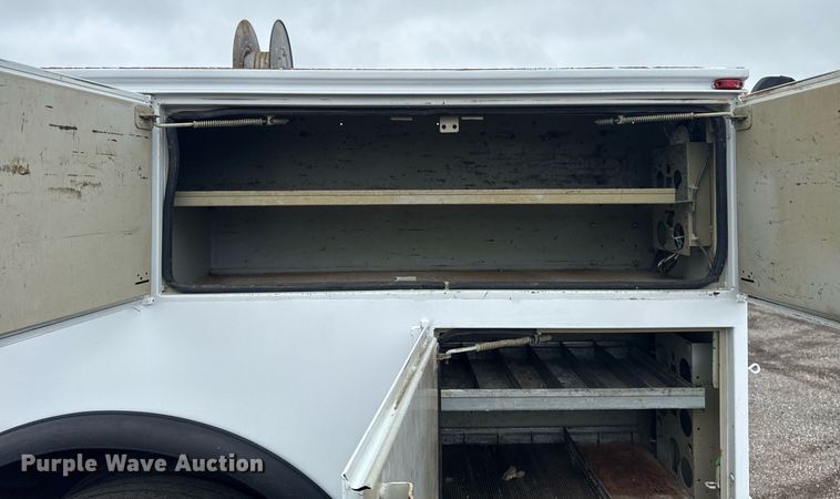 image for item EG5886 2009 Ford F750 Super Duty Crew Cab utility / service truck