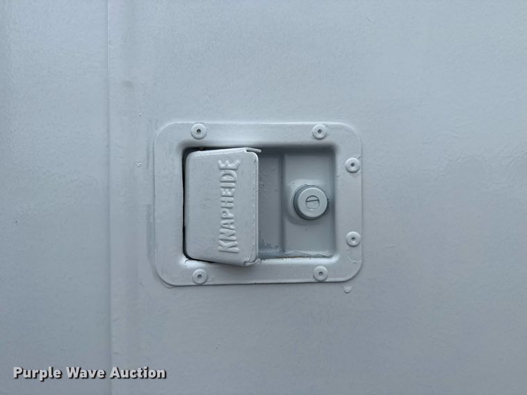 image for item EG5886 2009 Ford F750 Super Duty Crew Cab utility / service truck