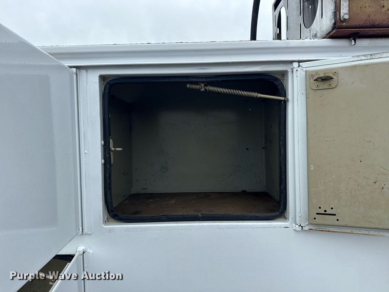 image for item EG5886 2009 Ford F750 Super Duty Crew Cab utility / service truck