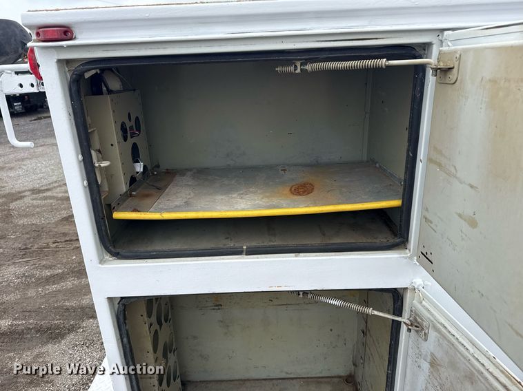 image for item EG5886 2009 Ford F750 Super Duty Crew Cab utility / service truck