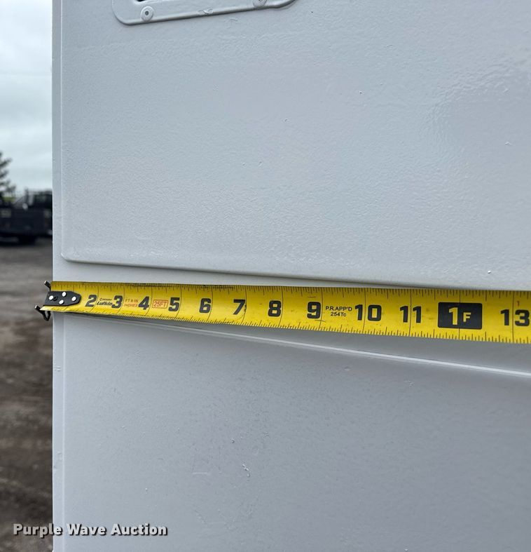 image for item EG5886 2009 Ford F750 Super Duty Crew Cab utility / service truck