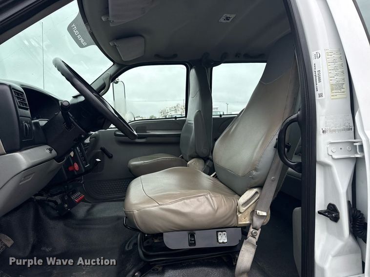 image for item EG5886 2009 Ford F750 Super Duty Crew Cab utility / service truck