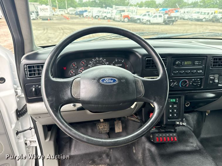 image for item EG5886 2009 Ford F750 Super Duty Crew Cab utility / service truck