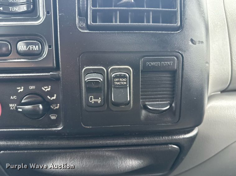 image for item EG5886 2009 Ford F750 Super Duty Crew Cab utility / service truck