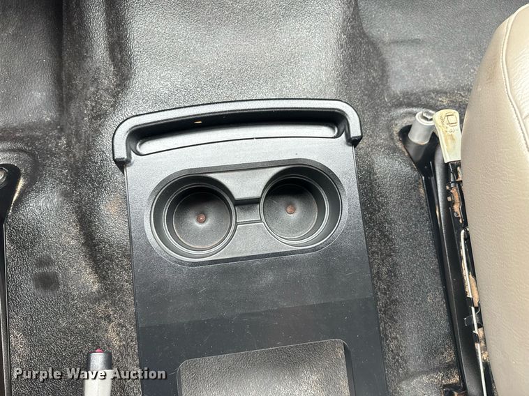 image for item EG5886 2009 Ford F750 Super Duty Crew Cab utility / service truck