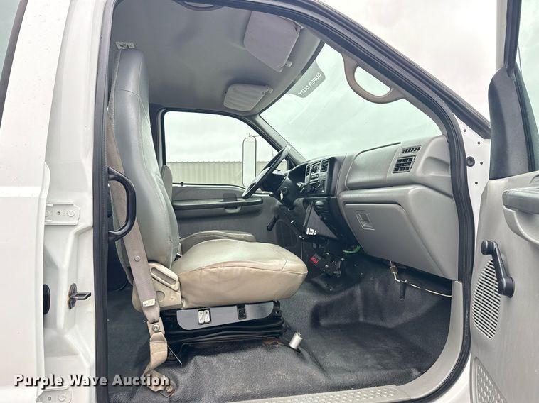 image for item EG5886 2009 Ford F750 Super Duty Crew Cab utility / service truck