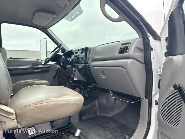 image for item EG5886 2009 Ford F750 Super Duty Crew Cab utility / service truck