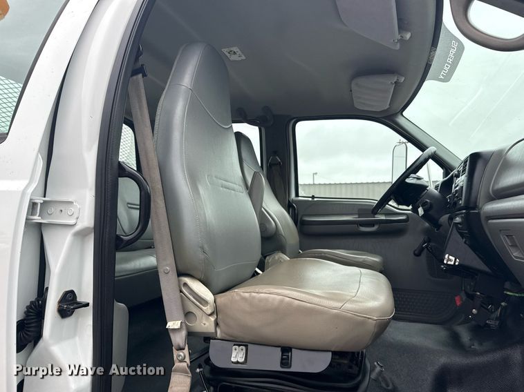 image for item EG5886 2009 Ford F750 Super Duty Crew Cab utility / service truck