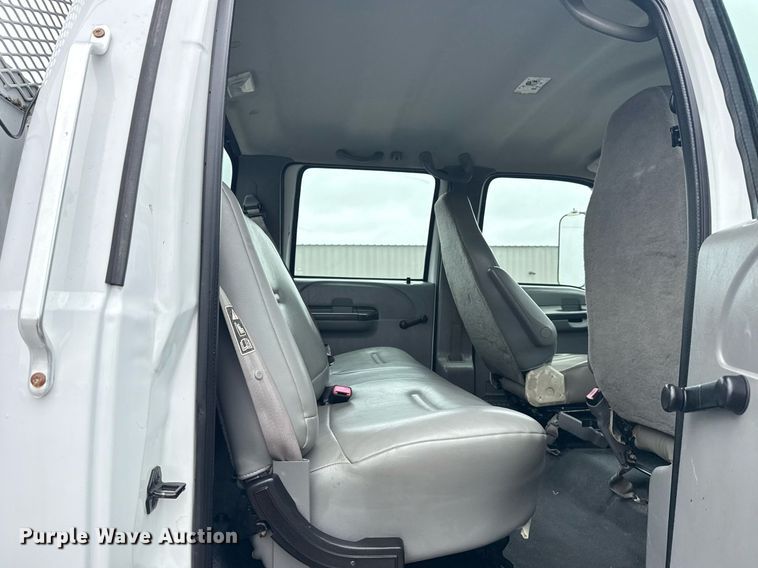 image for item EG5886 2009 Ford F750 Super Duty Crew Cab utility / service truck