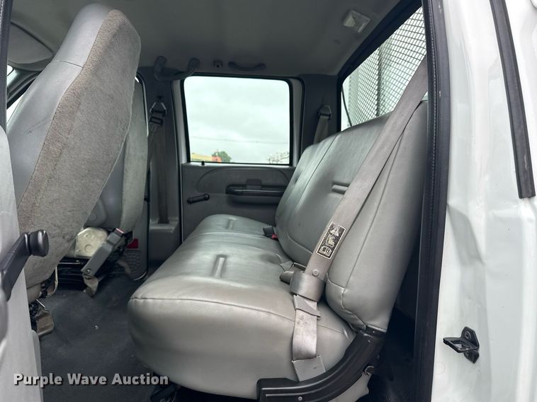 image for item EG5886 2009 Ford F750 Super Duty Crew Cab utility / service truck