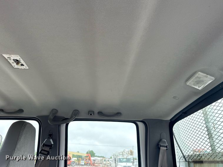 image for item EG5886 2009 Ford F750 Super Duty Crew Cab utility / service truck