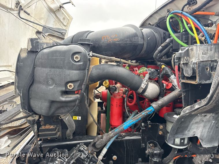 image for item EG5886 2009 Ford F750 Super Duty Crew Cab utility / service truck