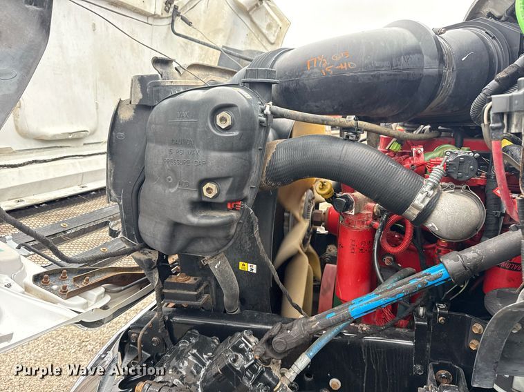 image for item EG5886 2009 Ford F750 Super Duty Crew Cab utility / service truck