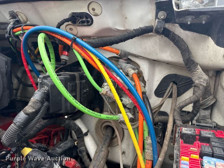 image for item EG5886 2009 Ford F750 Super Duty Crew Cab utility / service truck