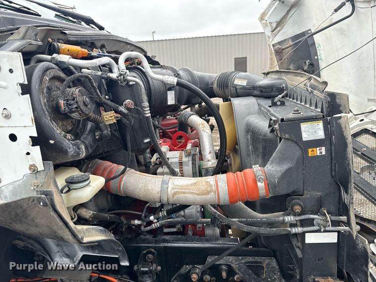 image for item EG5886 2009 Ford F750 Super Duty Crew Cab utility / service truck