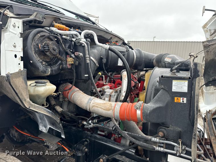 image for item EG5886 2009 Ford F750 Super Duty Crew Cab utility / service truck