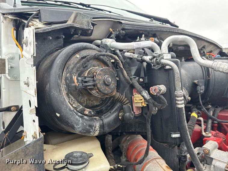 image for item EG5886 2009 Ford F750 Super Duty Crew Cab utility / service truck