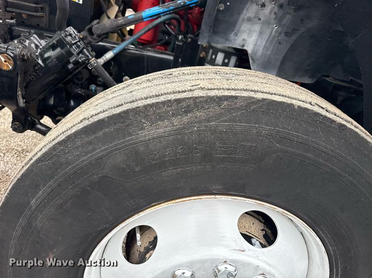 image for item EG5886 2009 Ford F750 Super Duty Crew Cab utility / service truck