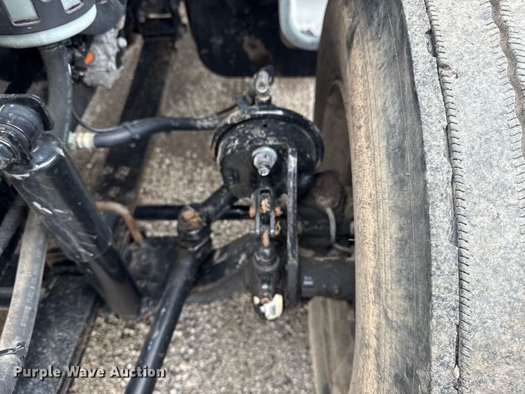 image for item EG5886 2009 Ford F750 Super Duty Crew Cab utility / service truck