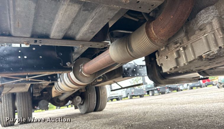 image for item EG5886 2009 Ford F750 Super Duty Crew Cab utility / service truck