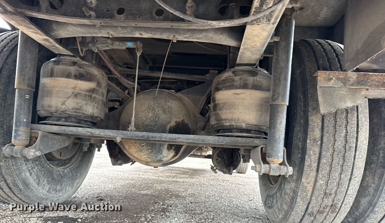 image for item EG5886 2009 Ford F750 Super Duty Crew Cab utility / service truck