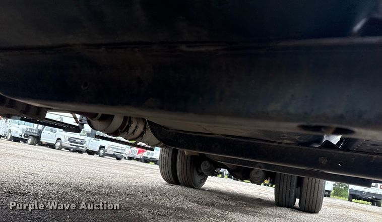 image for item EG5886 2009 Ford F750 Super Duty Crew Cab utility / service truck