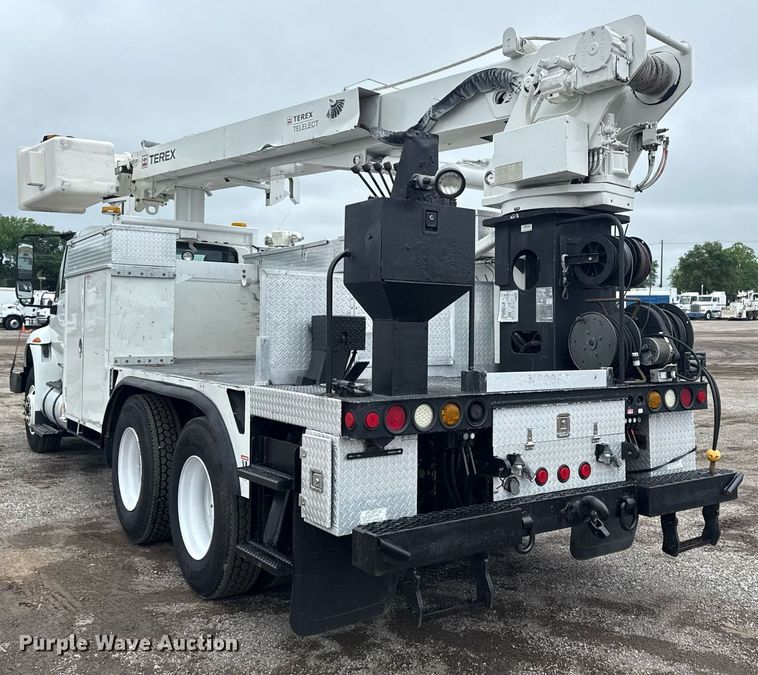 image for item EG5888 2010 International 4400 bucket truck