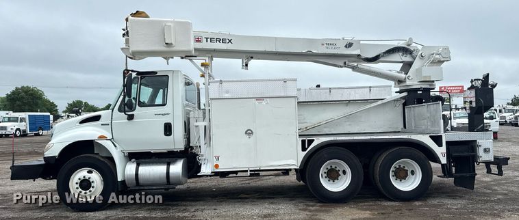 image for item EG5888 2010 International 4400 bucket truck
