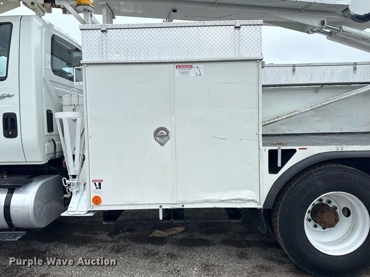 image for item EG5888 2010 International 4400 bucket truck