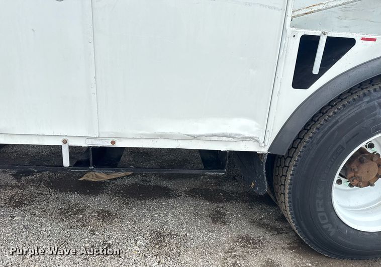 image for item EG5888 2010 International 4400 bucket truck