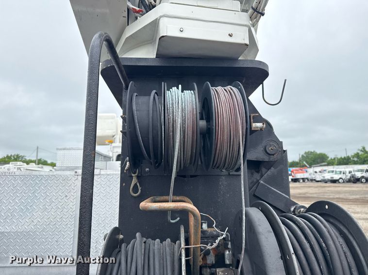 image for item EG5888 2010 International 4400 bucket truck