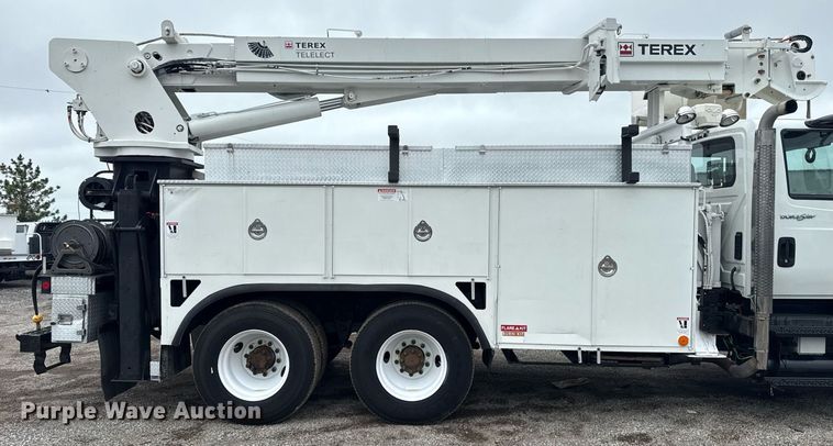 image for item EG5888 2010 International 4400 bucket truck