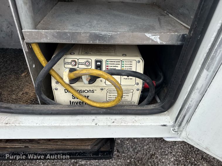 image for item EG5888 2010 International 4400 bucket truck