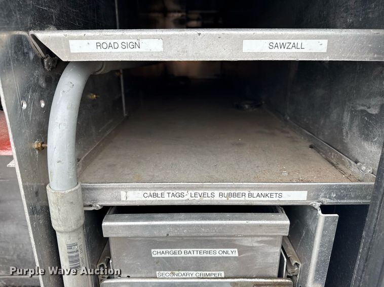 image for item EG5888 2010 International 4400 bucket truck