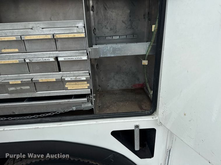 image for item EG5888 2010 International 4400 bucket truck