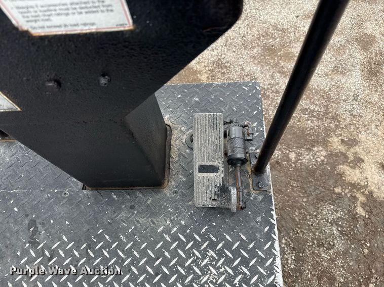 image for item EG5888 2010 International 4400 bucket truck