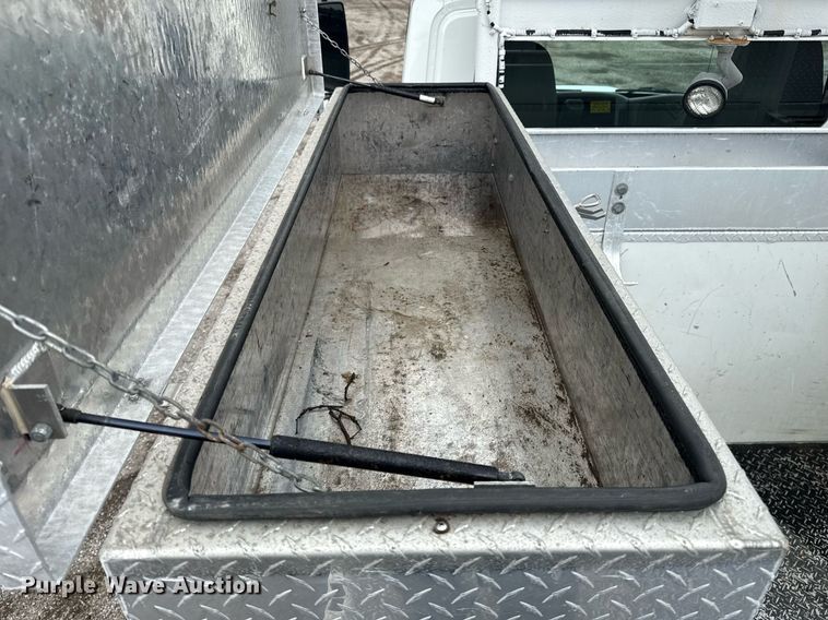 image for item EG5888 2010 International 4400 bucket truck