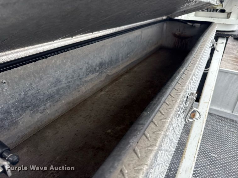 image for item EG5888 2010 International 4400 bucket truck