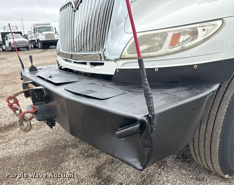 image for item EG5888 2010 International 4400 bucket truck