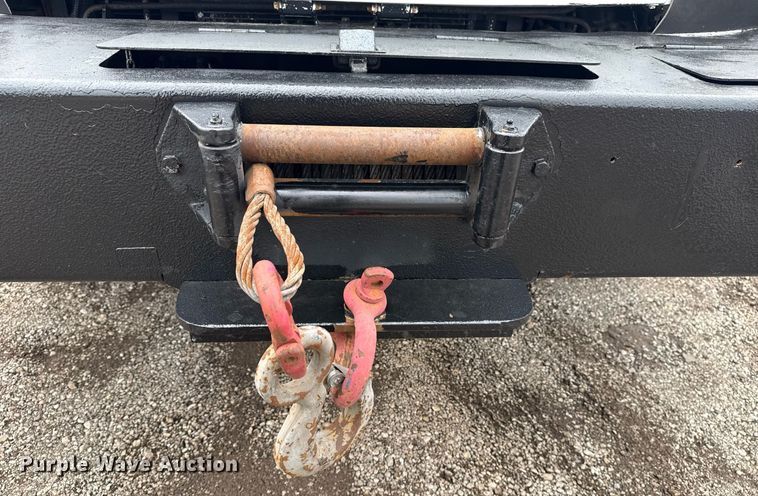 image for item EG5888 2010 International 4400 bucket truck