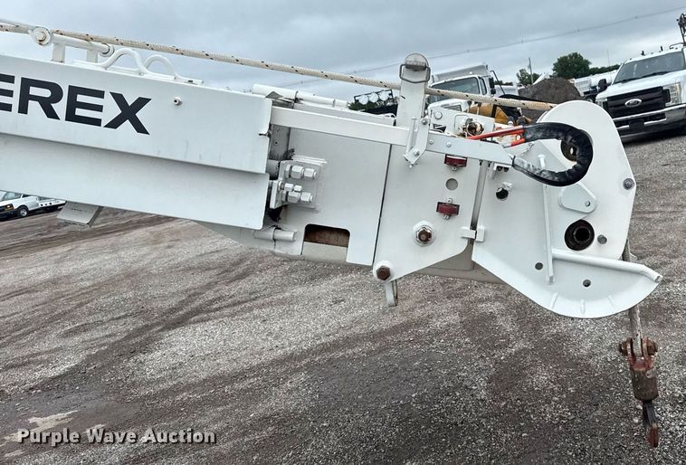 image for item EG5888 2010 International 4400 bucket truck