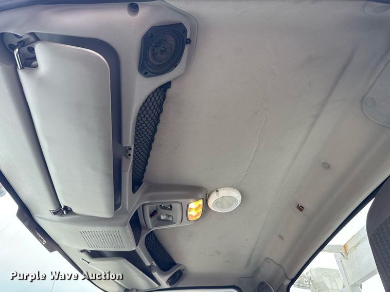 image for item EG5888 2010 International 4400 bucket truck