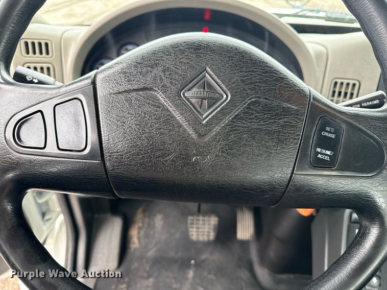 image for item EG5888 2010 International 4400 bucket truck